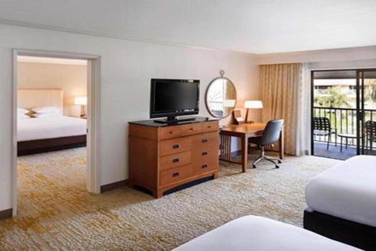 Готель Doubletree By Hilton Ontario Airport Екстер'єр фото